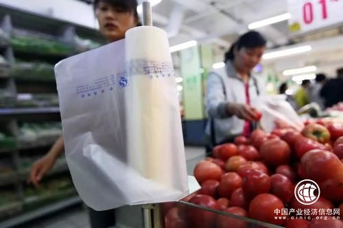 “限塑令”实施十年 治理升级已迫在眉睫