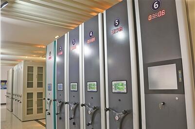 浙江宁波鄞州区咸祥镇：中国箱柜之乡向科技转型