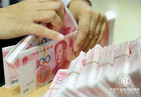 央行：2月份人民币贷款增加8393亿元