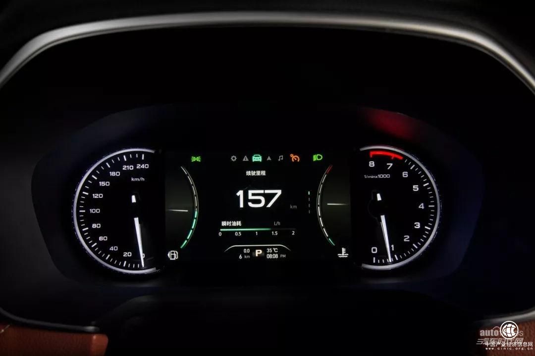 荣威汽车脱“衣”有“肉”荣威RX5不负互联网SUV重望