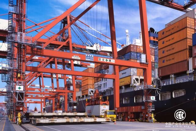 打通物流新通道 厦台客货滚装航线首次携手中欧班列