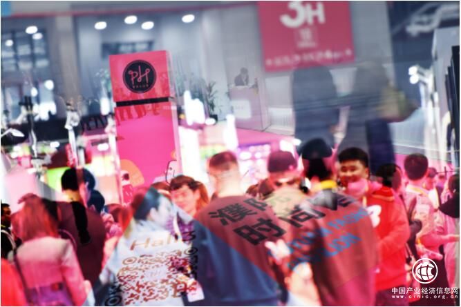 2018春夏PH VALUE，用色彩唤醒身体里的前卫基因！