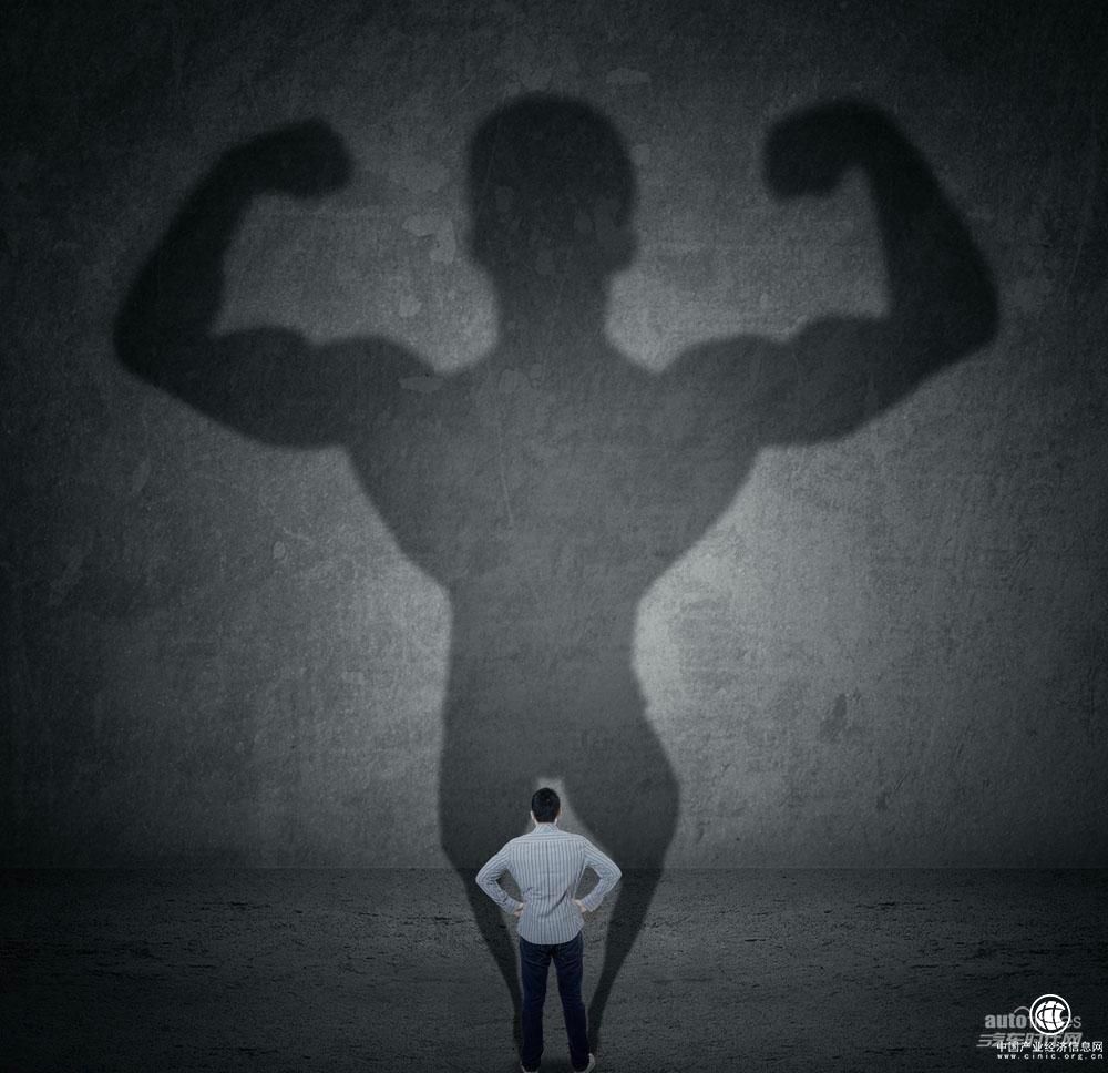 内心强大,深藏不露,荣威rx8要做比荣威rx5更强的"强者"