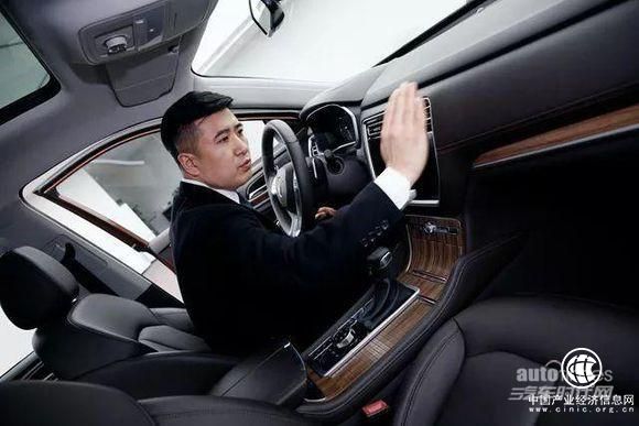 内心强大、深藏不露，荣威RX8要做比荣威RX5更强的“强者”