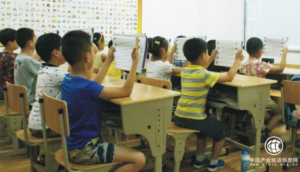 教育部门指挥减负行动将发培训机构“黑名单”