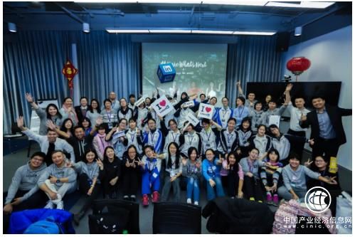 打破偏见，领英呼吁更多女性挑战STEM领域工作