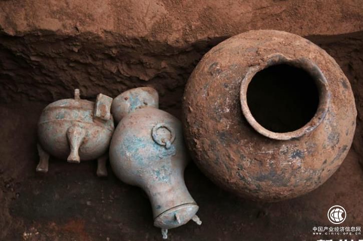 陕西考古发掘秦国古酒，2000多年前秦酒重见天日