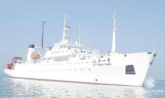 “大洋一号”青岛起航 “潜龙”“海龙”将双双入海