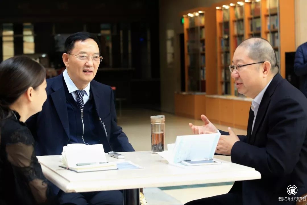 张武宗：钢铁企业转型升级要过“管理关、队伍建设关、盈利关”