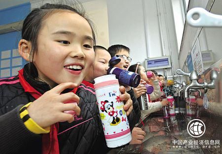 关爱孩子校园用水健康，九牧和你一起行动！