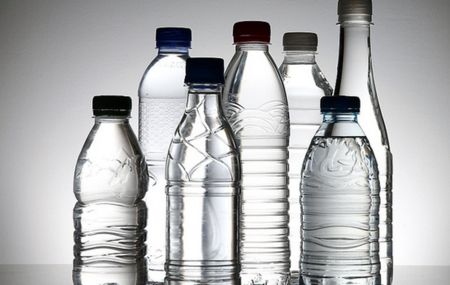 93%瓶装水样品含塑料微粒，对人体危害目前尚不明确