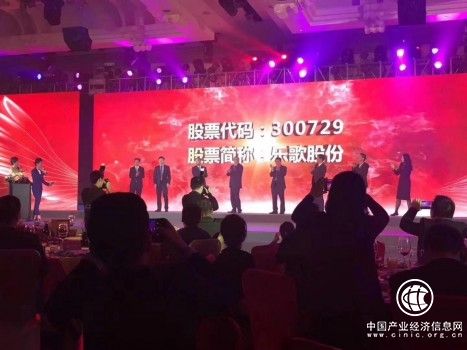 广州家具展，乐歌人体工学温情打造办公健康