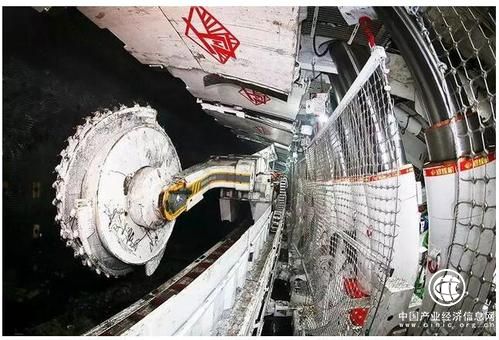 神东煤炭集团8.8米超大高端采煤装备投入运营