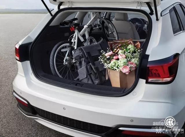 新能源汽车荣威Ei5闪耀上市 补贴后最高不足15万 工况续航301km 