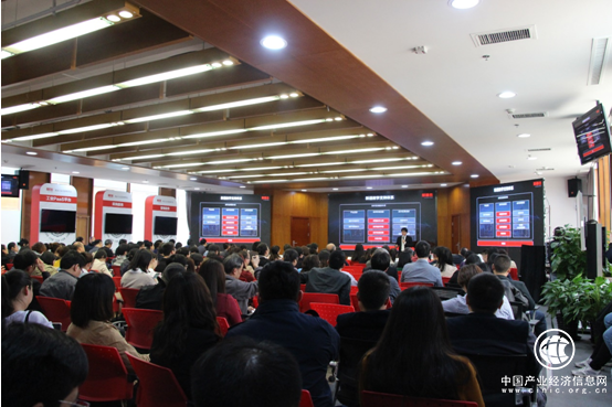 深化教育教学改革 协同培养云财务管理会计新人才