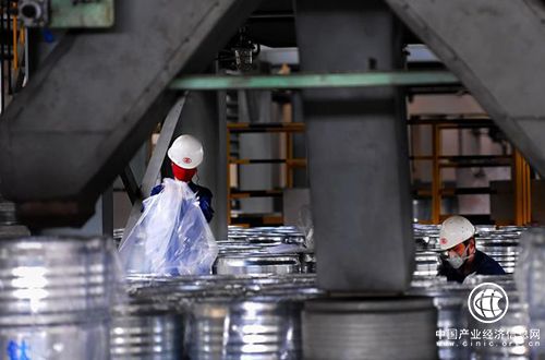 攀钢超软海绵钛量产 打破我国长期依赖进口局面