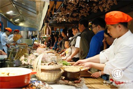 餐饮聚焦：为何牛三哥洛阳牛肉汤排队等位成常态