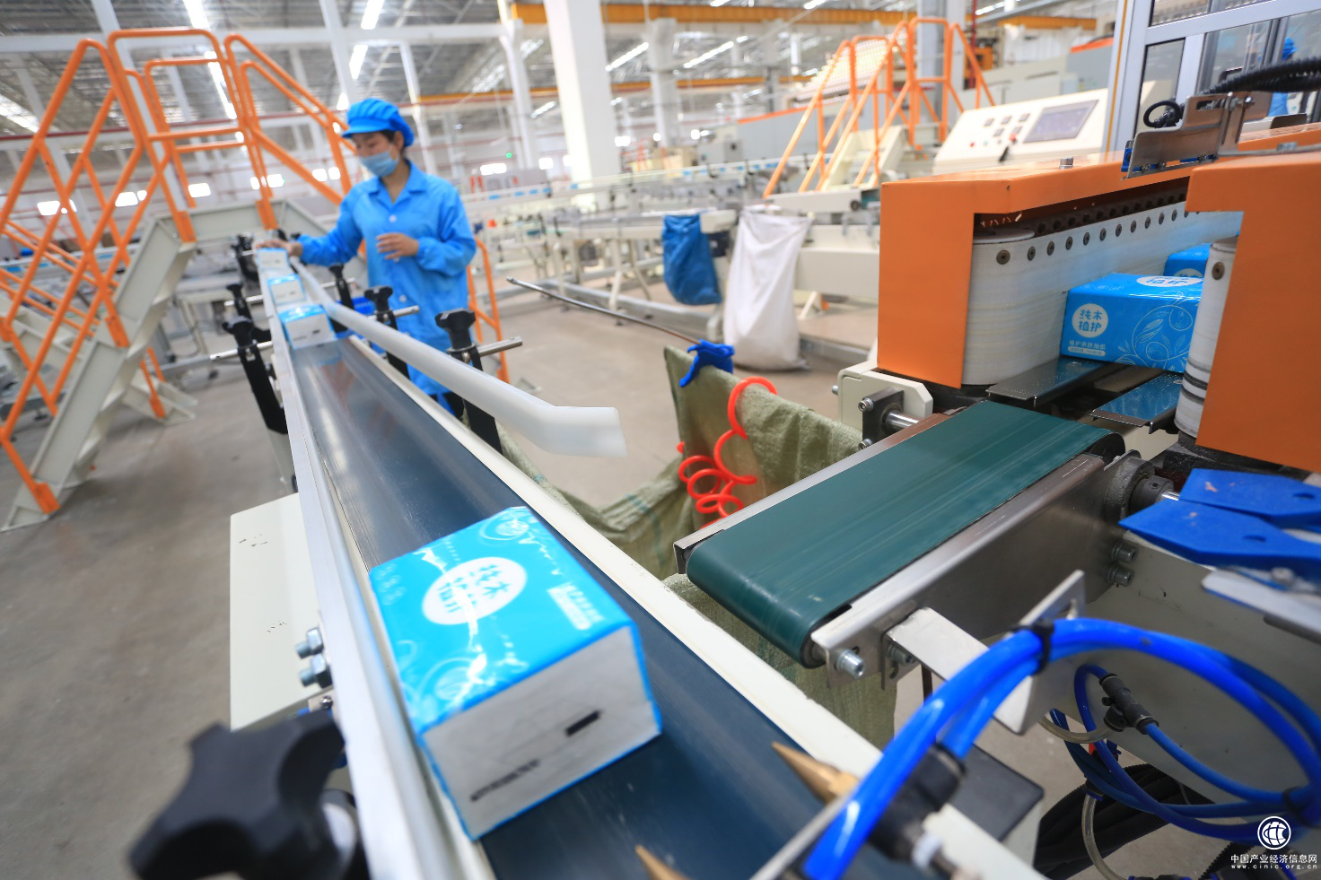 揭开拼多多“爆红”的秘密：钛媒体独家探访“拼工厂”