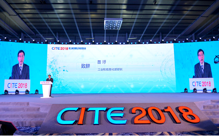 第六届中国电子信息博览会在深圳开幕 世椿智能点胶机大放异彩