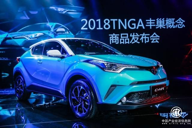有颜值偏靠实力，丰田C-HR、奕泽IZOA强势搅局小型SUV市场