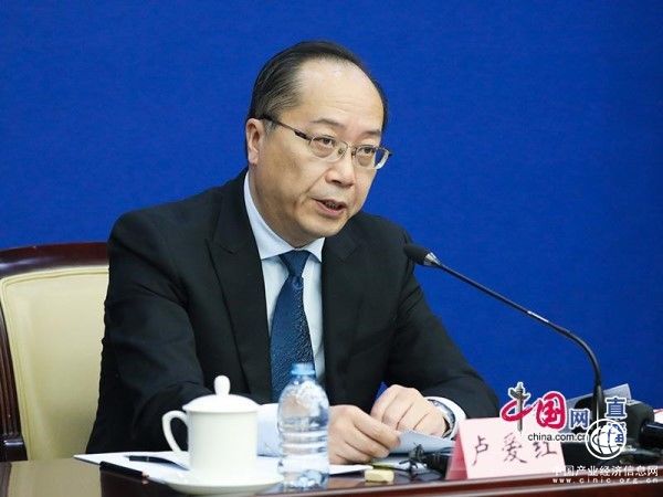 人社部新闻发言人卢爱红通报2018年第一季度就业工作进展情况