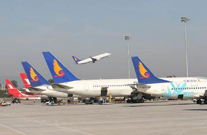 民航局回应机票高价退改签问题，已责令展开调查