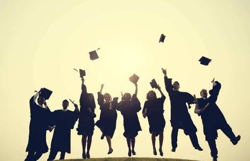 庆祝大学毕业花费3000元以上？请拿出更独立的姿态