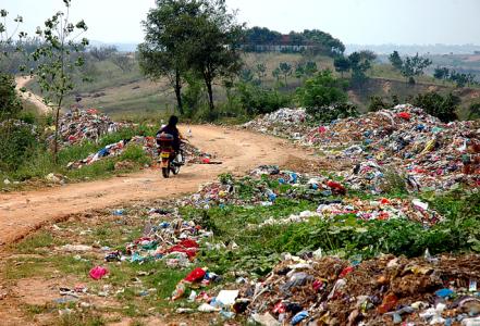 四部委：到2020年底基本遏制垃圾向农村转移