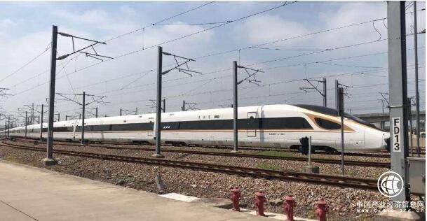 “加长版”复兴号动车组7月上线 总长超过400米