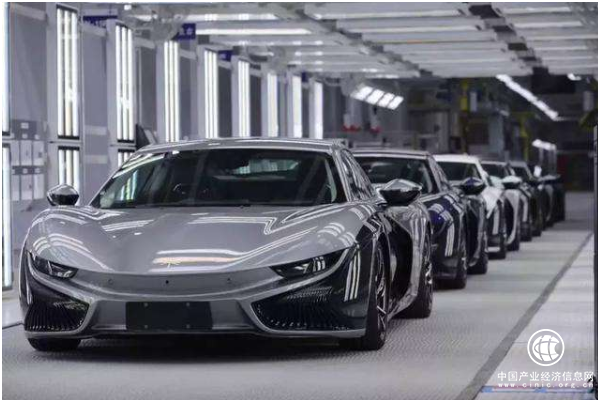 前途汽车首款“前途K50”跑车在苏州正式下线