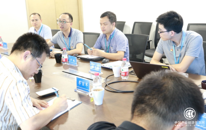 市金融办第三党支部与鑫合汇党支部开展结对共建活动
