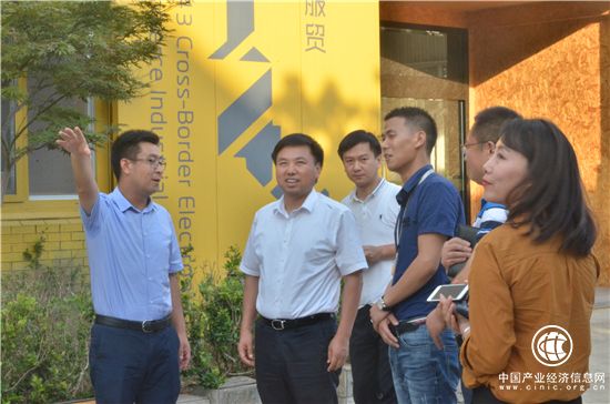 南京市栖霞区委书记邢正军：让基层治理看得见管得着