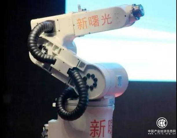 山东首个自主研发机器人品牌“新曙光”问世