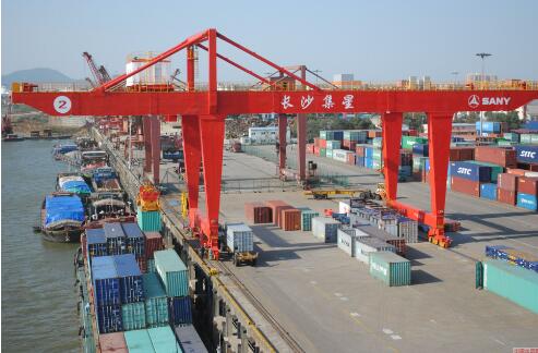 前7个月我国外贸进出口总值同比增长8.6%