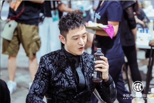 成龙电影周闭幕式指定用水元気森林用茶致敬电影