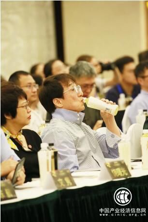 成龙电影周闭幕式指定用水元気森林用茶致敬电影