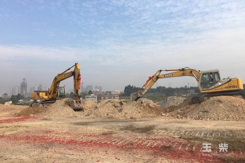 首批“福建制造”纯电动矿卡出口印尼