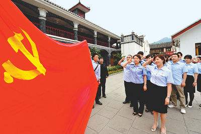 年轻人渐成红色旅游主力人群 兼顾市场发展和公益性将是方向