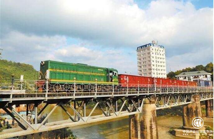 中越米轨铁路开行班列580余列 发送货物22万吨