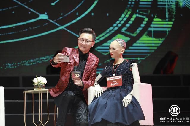 iTutorGroup20周年：机器人担任AI老师在线教育将成主流