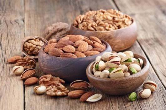 休闲零食健康化 坚果品类迎来代餐机会