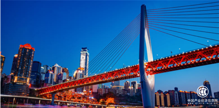 “万人”火锅宴 只为渝味晓宇这一口正宗重庆老火锅味道!