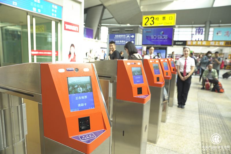 中国通号自主研发实名制检票机助力节日运输