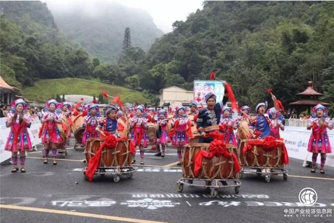 2018“世巡赛·环广西”让中国会鼓之乡马山县走向世界