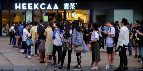 《中国防伪访谈》:鲜羹鲜市场，新饕客领“鲜”新中式饮品