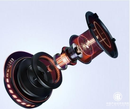 老板电器独创内聚焰式燃气灶，远超国家一级能效标准