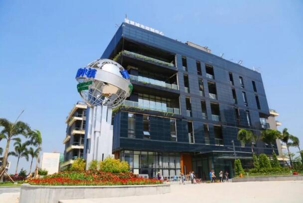 国内首座铜铟镓硒建筑光伏一体化示范项目发电