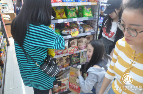 “壕”老板请客“抢”苏宁小店，30秒抢什么最值？