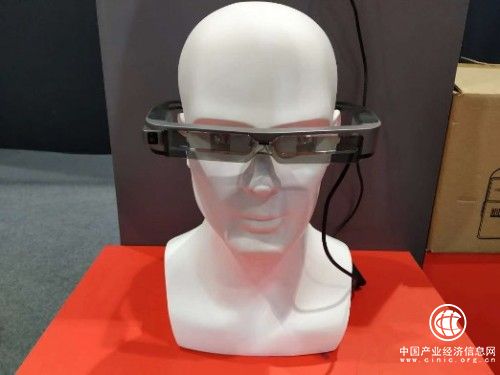 爱普生增强现实智能眼镜助力2018京东全球智能物流峰会