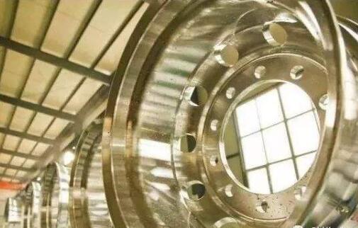 银光集团锻压轮毂分厂成功研制生产军用车轮